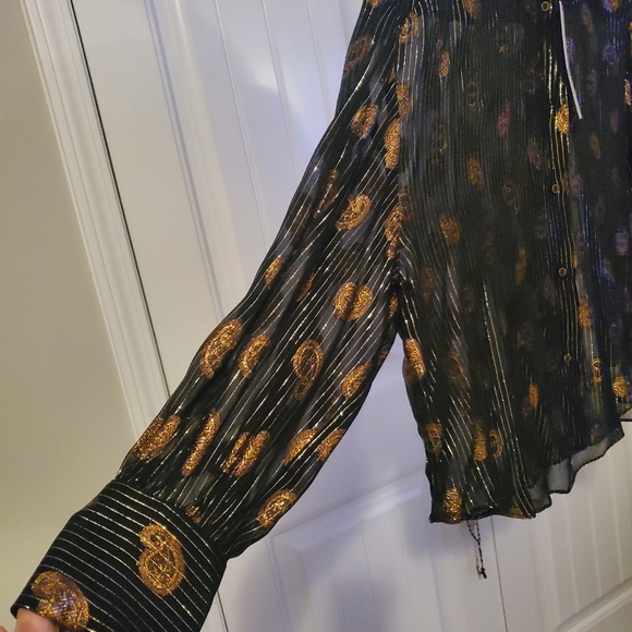 Black blouse - Picture 3 of 5